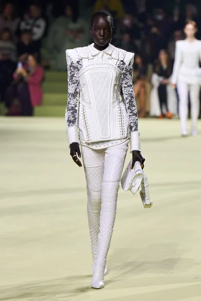 Look 1